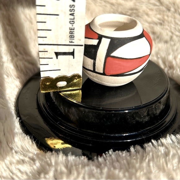 Isleta Pueblo Seed Pot Polychrome Seed Pod Vase Bean Native New Mexico. - Picture 7 of 8
